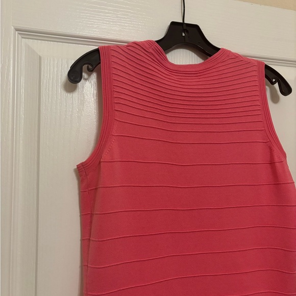 NEIMAN MARCUS Exclusive Silk Sleeveless Ribbed Tank in Pink - Picture 9 of 9